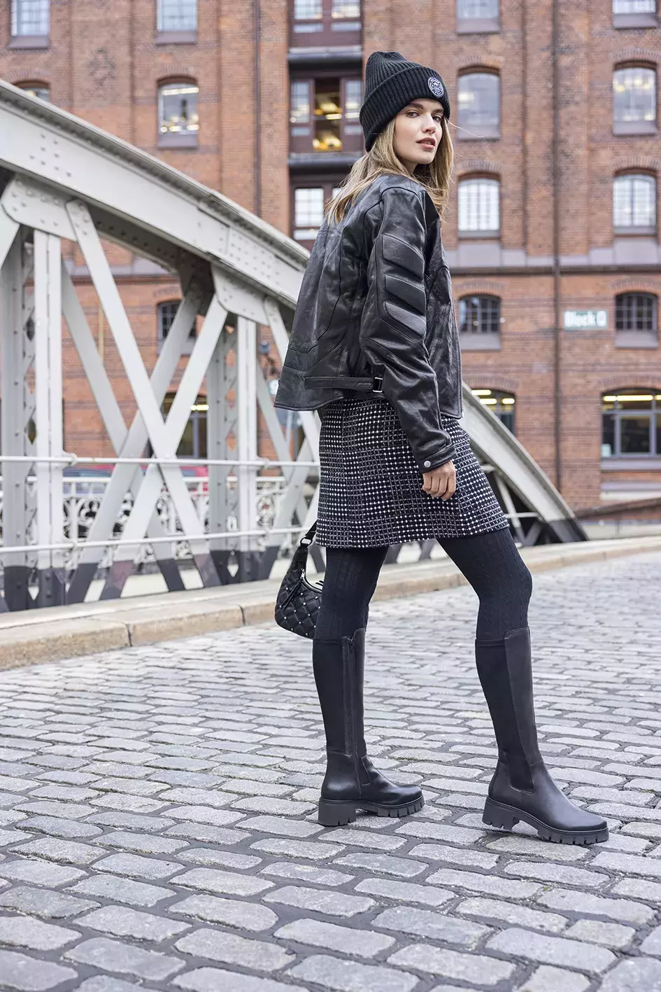 Vysoké kozačky v Chalsea stylu