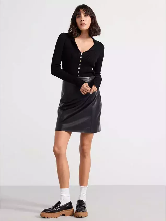 Koženková mini sukně