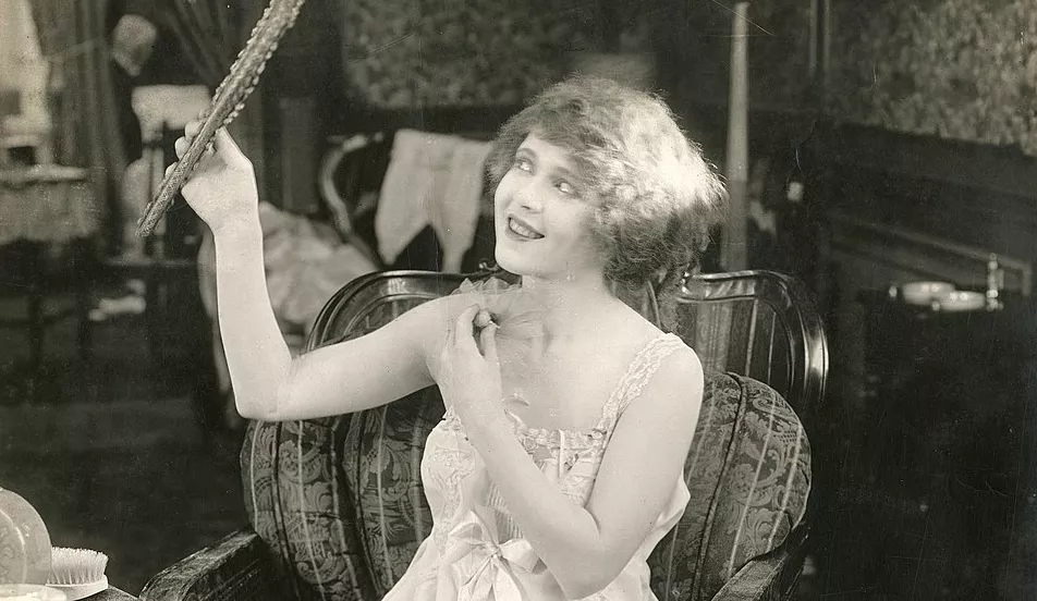 Herečka June Caprice