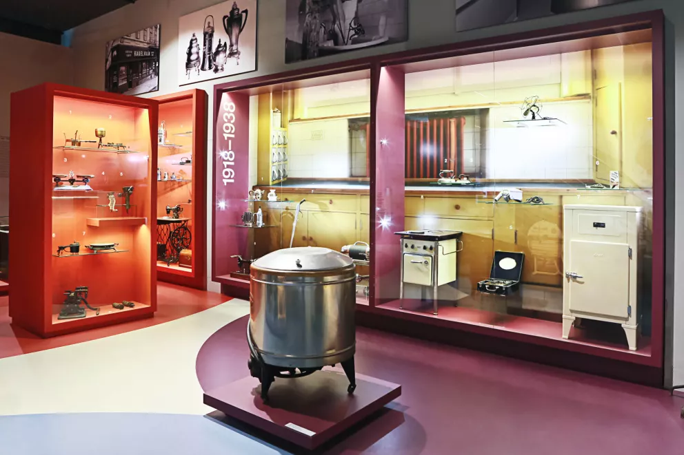 Foto 9 k článku Retro kvíz: Spotřebiče, které jsme vídali u našich babiček. Vysavač Pluto nebo legendární Eta žehlička. Otestujte si svoji paměť 