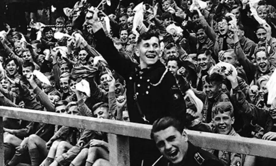 Foto 4 k článku Mladí fanatici Hitlerjugend: Divoké orgie, nechtěná těhotenství a nařízené potraty