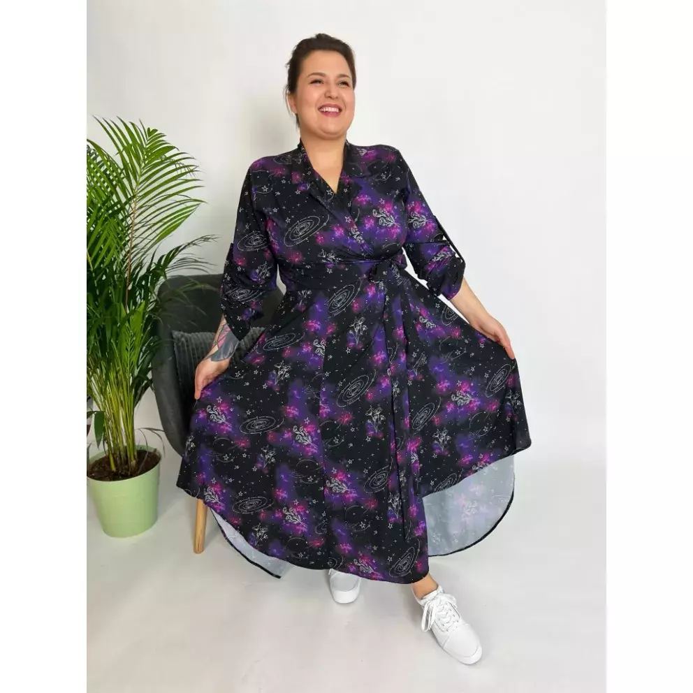 Zavinovací šaty Dolores Space s atypickým střihem, 2550 Kč