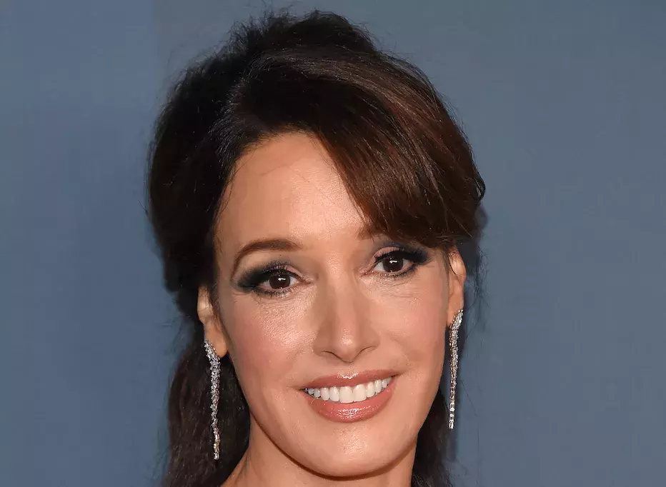 Jennifer Beals