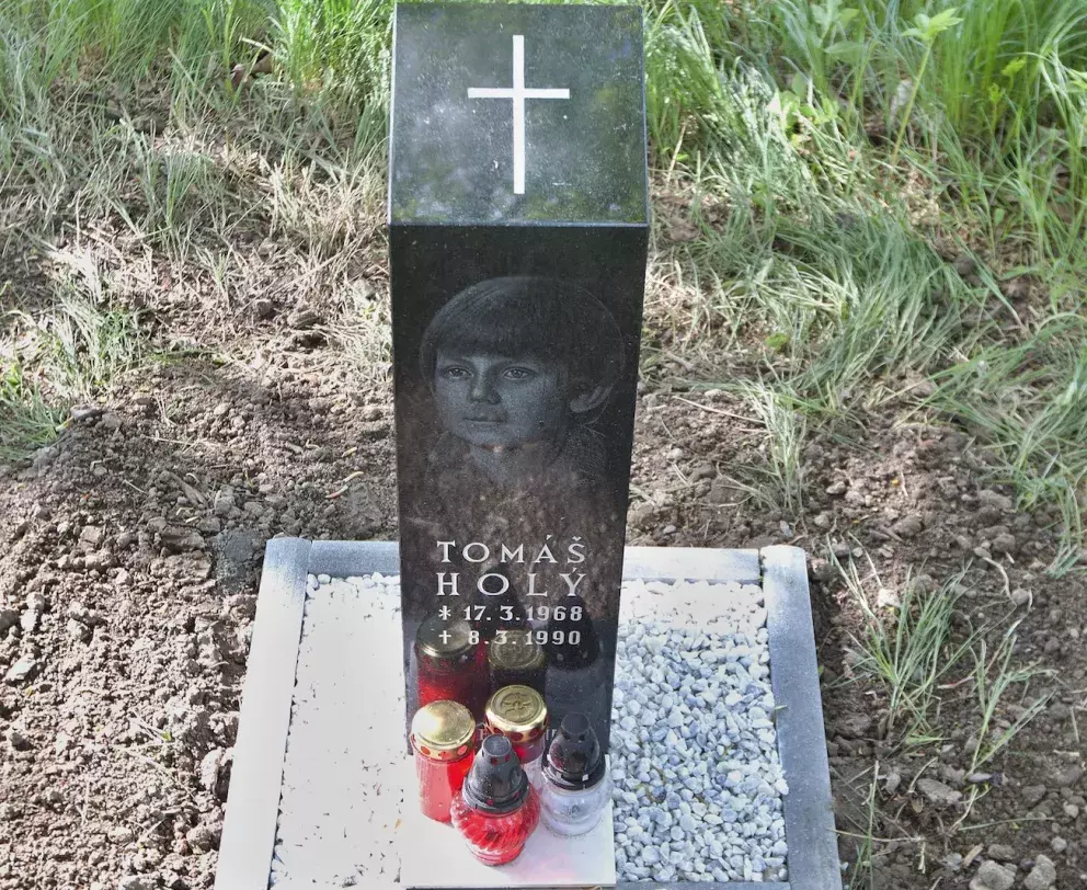 Pomník Tomášeho Holého
