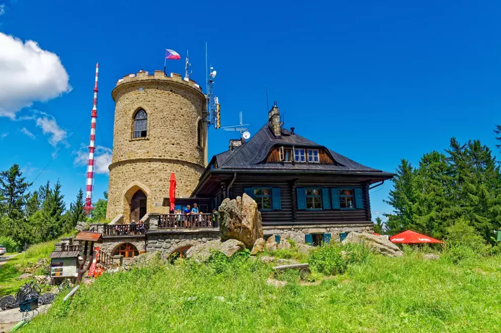 Kamenná rozhledna na Kleti