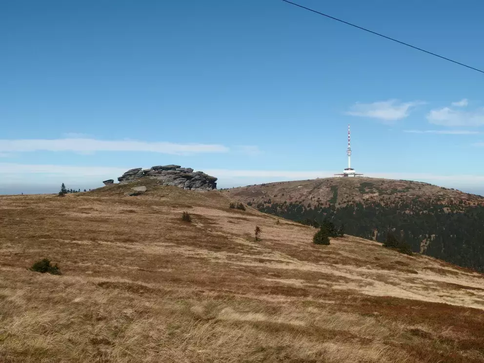 Přírodní rezervace Praděd, Petrovy kameny a rozhledna na Pradědu.