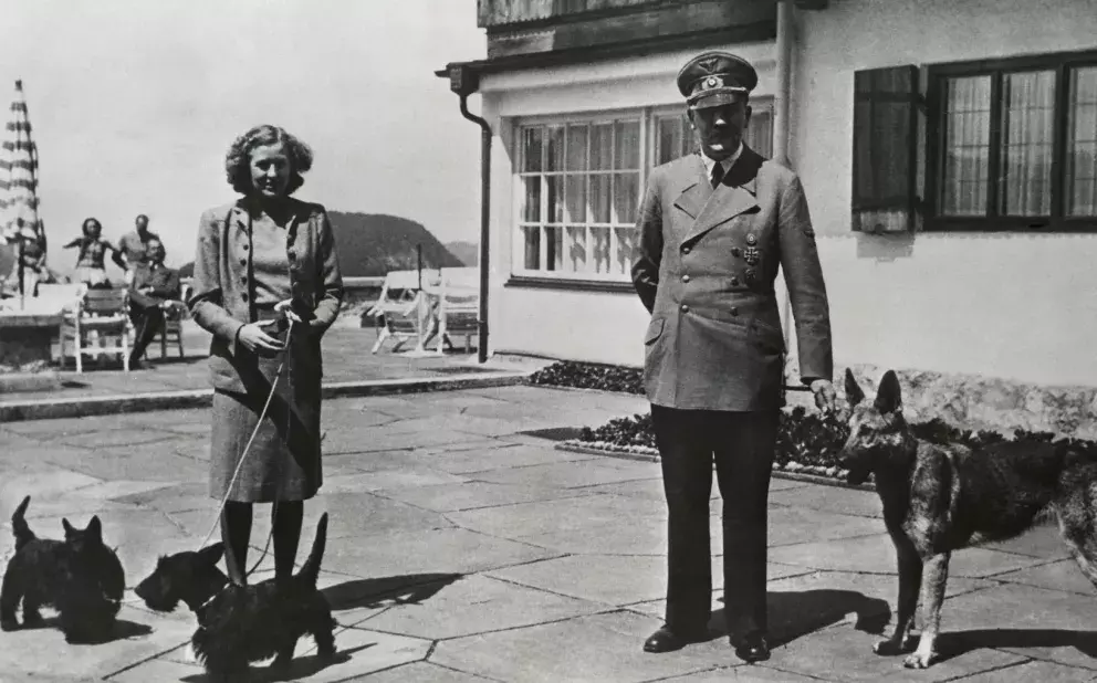 Eva Braunová a Adolf Hitler