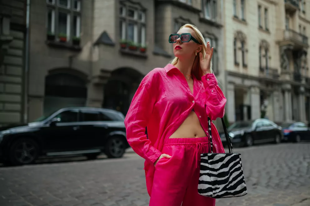 Lněná pánská elegance je i na ženách super svůdná 