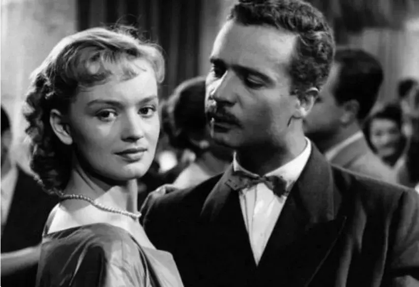 Jana Brejchová s Vladimírem Menšíkem ve filmu Štěňata