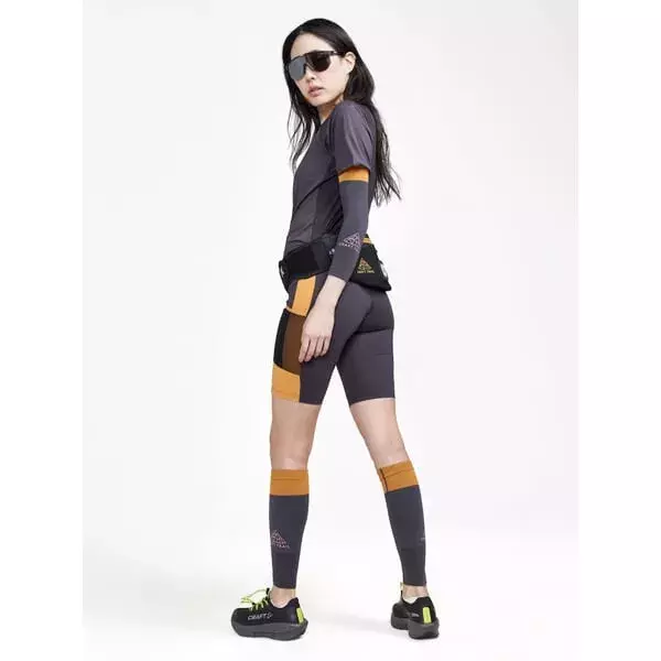 krátké elastické kalhoty