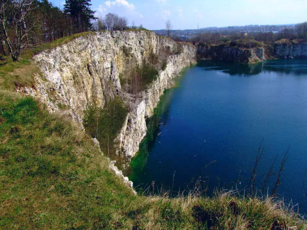 Původní podoba lomu a místa