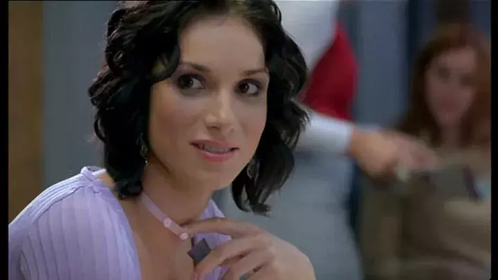 Foto 4 k článku 20 let od natočení Románu pro ženy: Poznali byste dnes svůdnou Lauru? Má blond mikádo a vypadá úchvatně