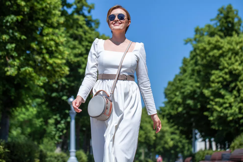 Postava ve tvaru přesýpacích hodin je velmi žádoucí 