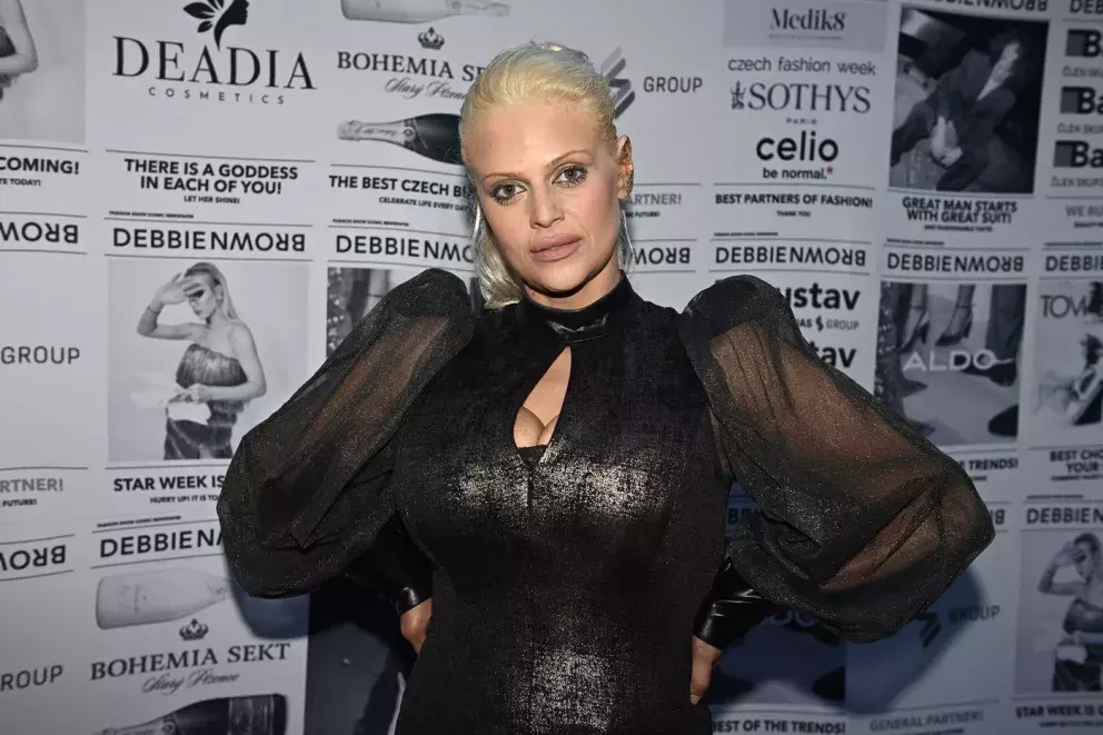 Foto 7 k článku Fanoušci bijí na poplach: Charlotte Štiková zhubla 60 kg a ve tváři má neuvěřitelnou bolest, píší