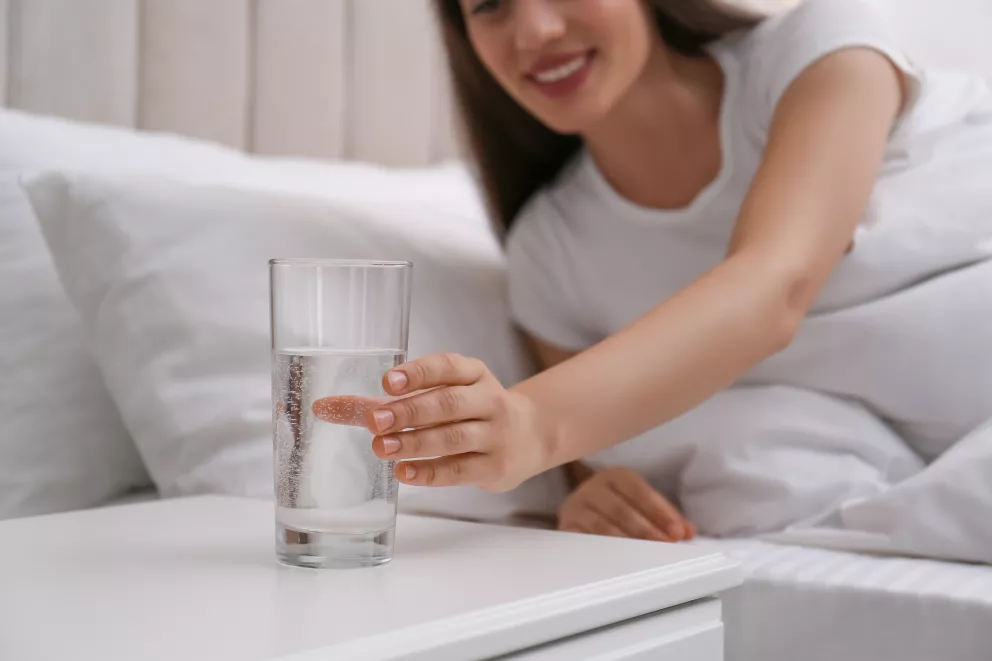 Co se stane s vaším tělem, když začnete pít vodu před spaním?