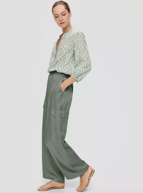 Saténové kalhoty s cargo kapsami