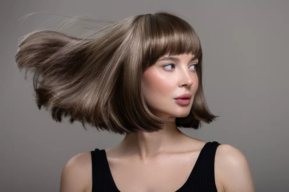 Slušivé účesy i pro ženy 50+Mikádo je dalším nadčasovým účesem