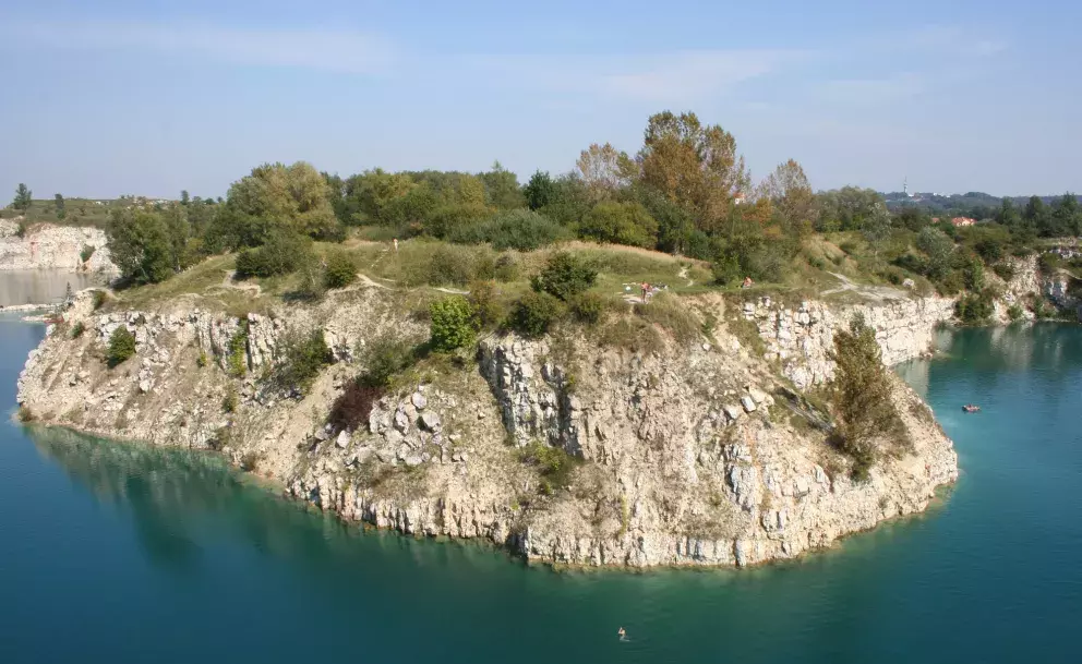 Původní podoba zálivu kamenolomu