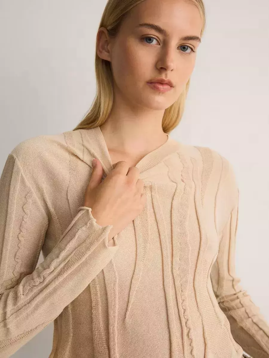 Svetr s příměsí lnu