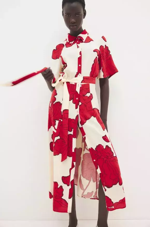 Květinové potisky jsou in