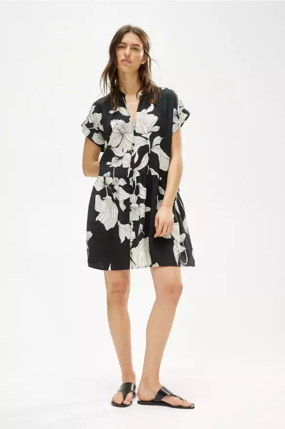 Květinové potisky jsou in