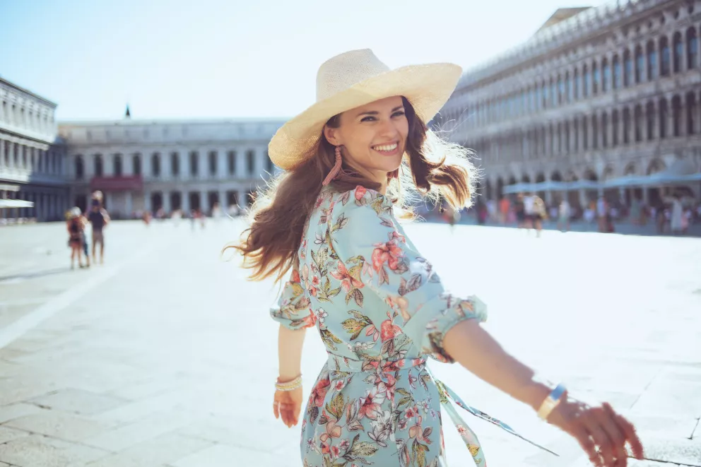 Květinové motivy jsou velmi slušivé