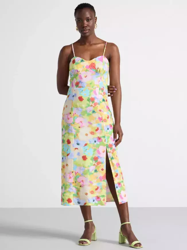 Květinové potisky jsou in