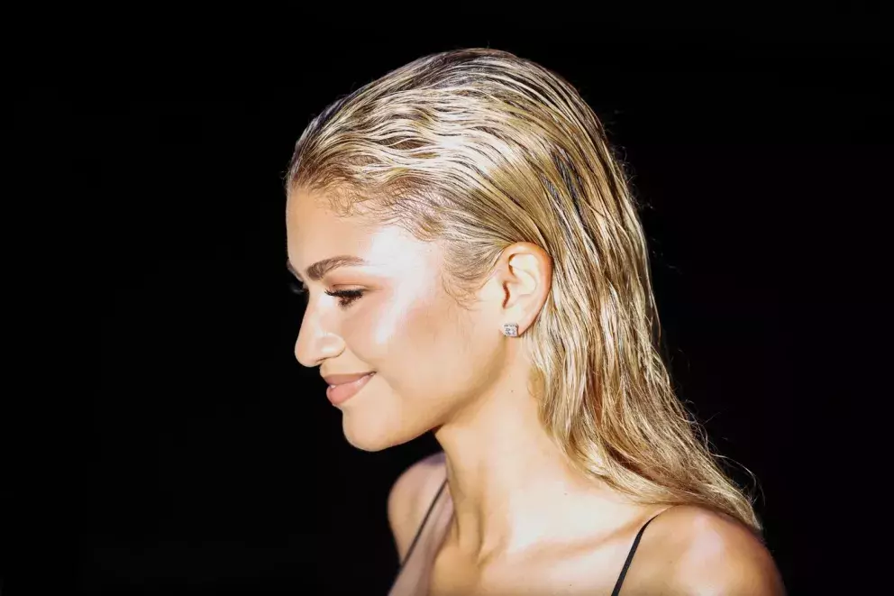 Také Zendayin "mokrý styl" podtrhl její krásu 