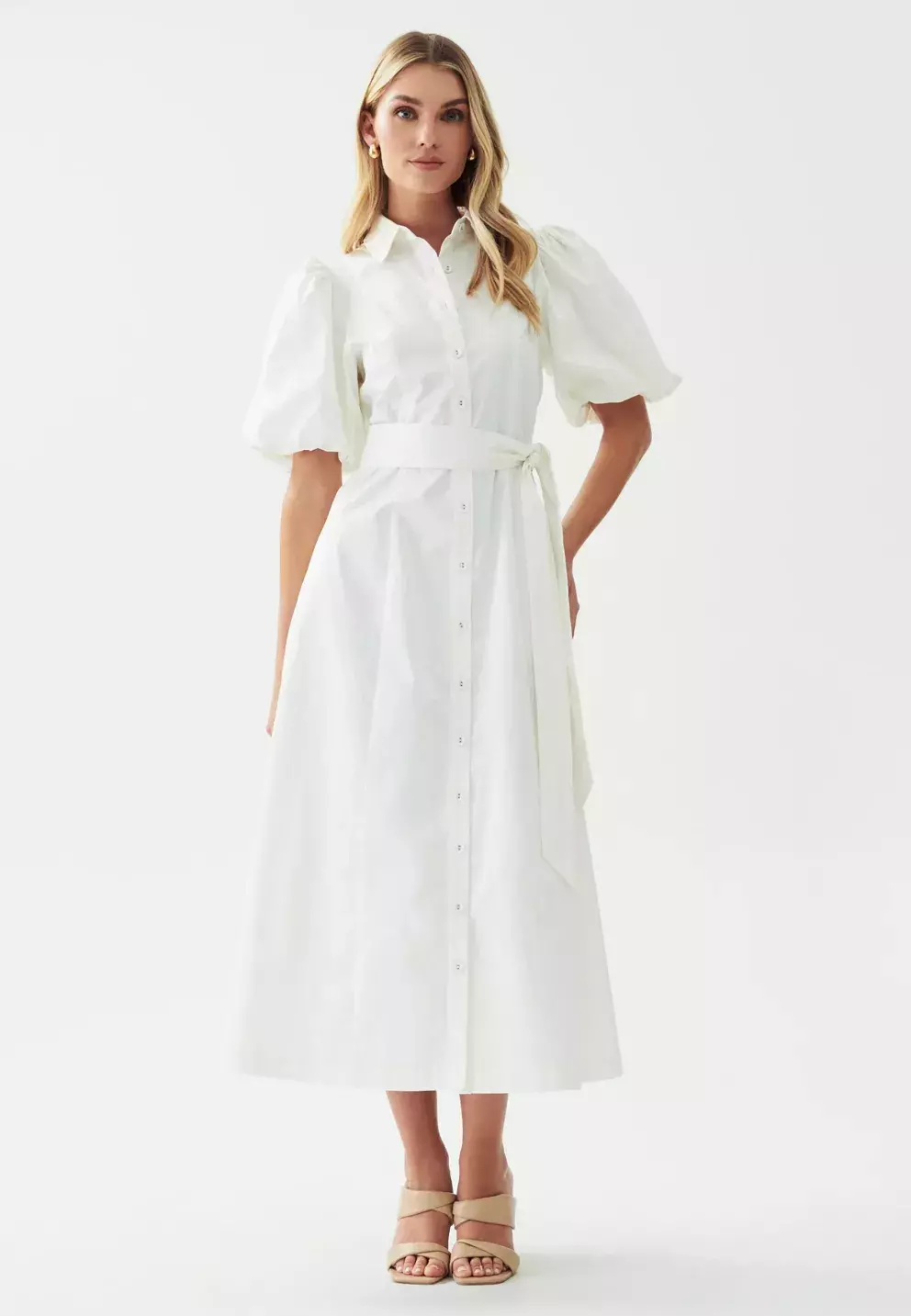 <p><em>WILLA, ARIANE - Košilové šaty - white, 2 889 Kč</em></p>

<p> </p>
