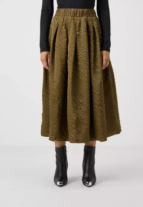 Nabíraná sukně, YAS Petite, 1 920 Kč