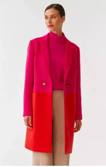 <p>Dvoubarevný kabát Tatuum, 4999 Kč</p>
