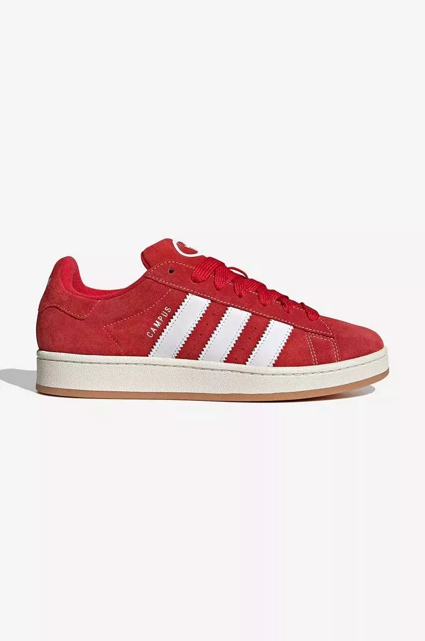 <p><em>Semišové sneakers boty adidas Originals, 2 799 Kč</em></p>

