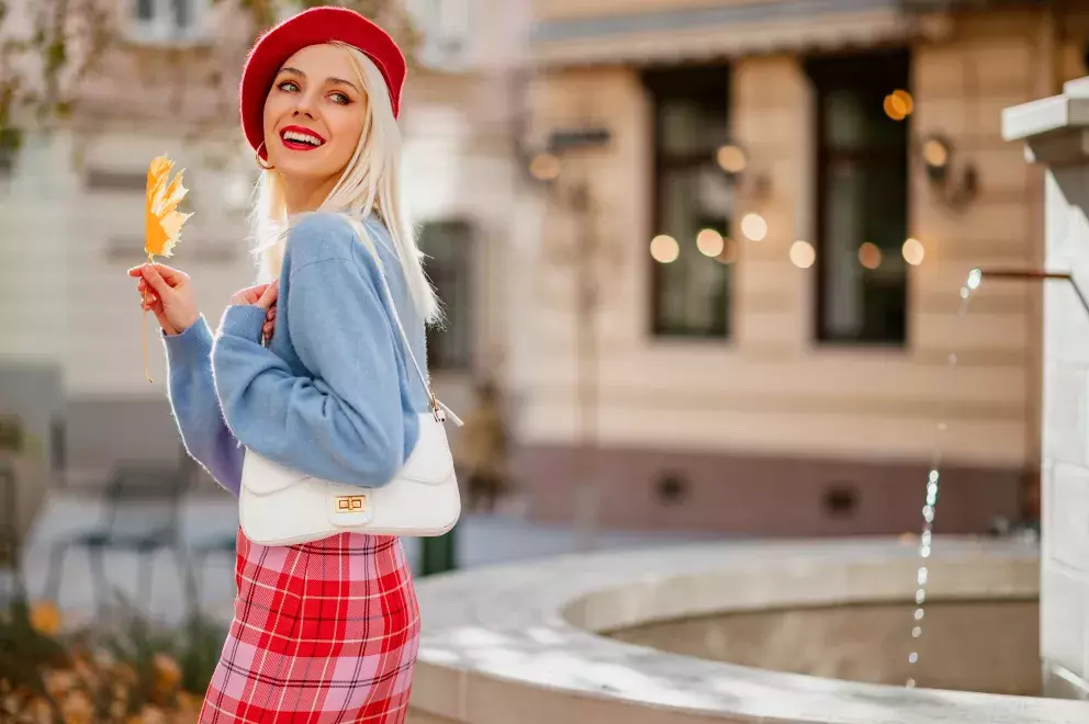 Foto 11 k článku Přichází čas baretů, klobouků a čepic, které milují stylové Francouzky: Jaké kousky budou dominovat této sezóně 2024