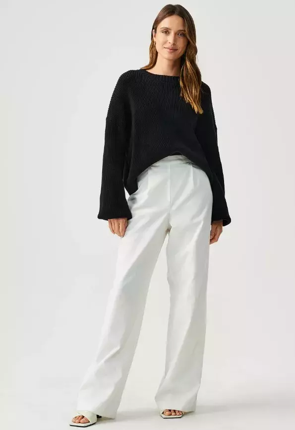 Černý svetr, SÁVEL, 1 699 Kč