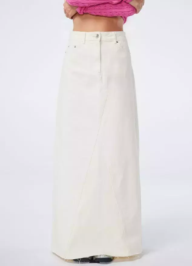 Krémová džínová sukně, ABOUT YOU x Emili Sindlev, 1 329 Kč