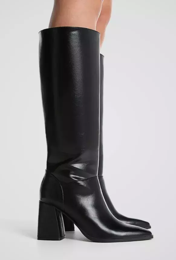 Kozačky na vysokém podpatku, Stradivarius, 1 399 Kč