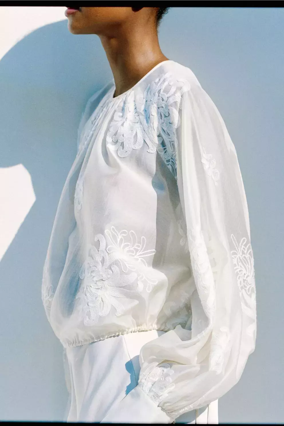 Vyšívaná halenka, H&M, 839 Kč