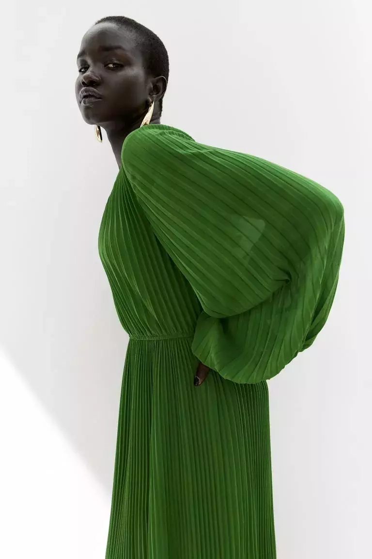 Plisované šifonové šaty, H&M, 1 199 Kč