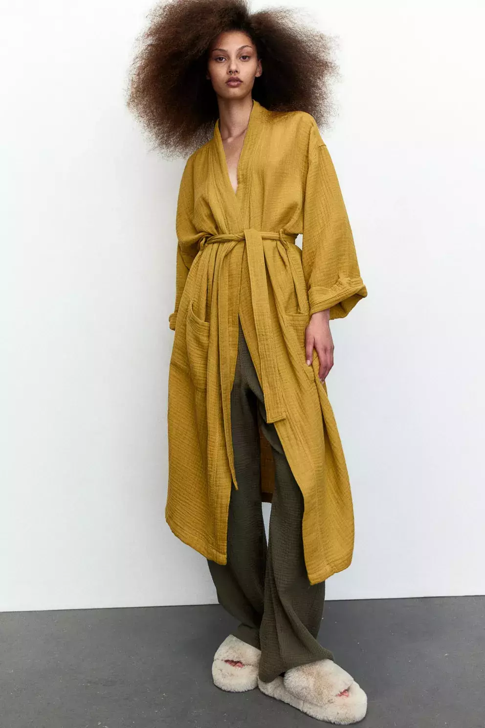 Mušelínový župan, H&M, 719 Kč