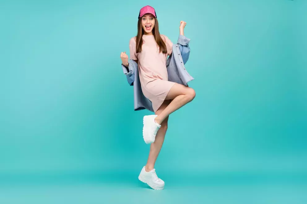 žena s botami na platformě