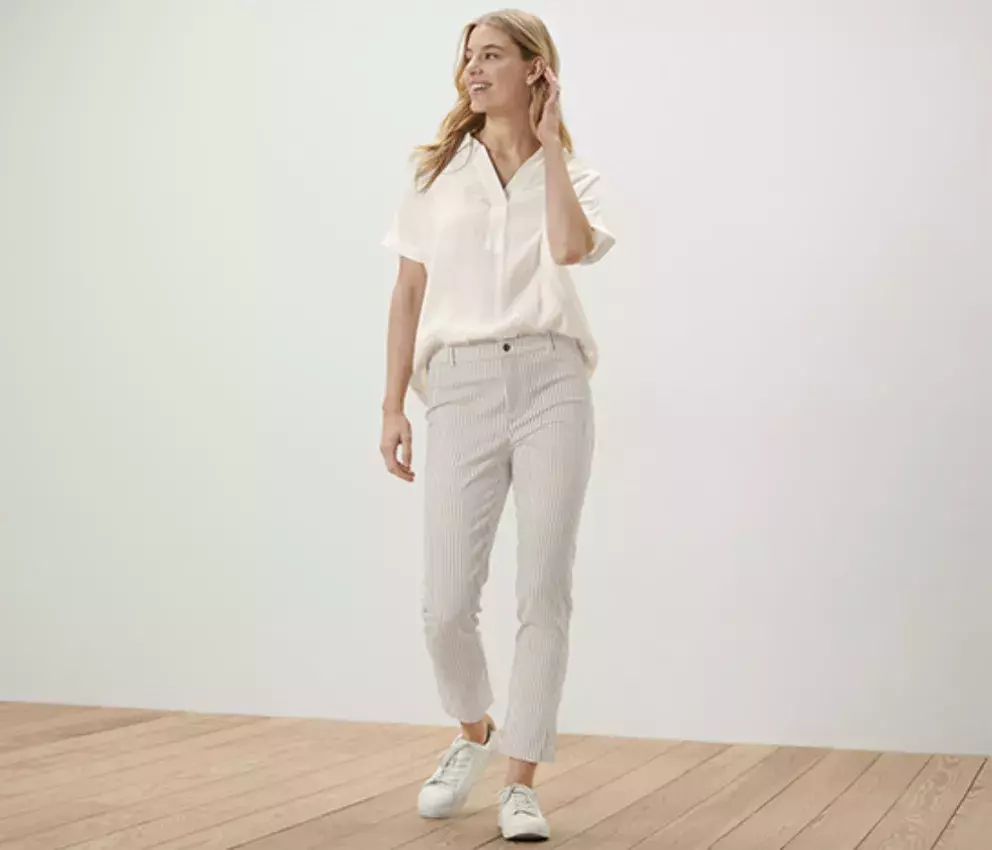 Proužkované kalhoty ze strečového kepru