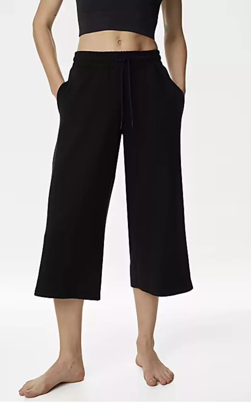 Kalhotová sukně s širokými nohavicemi a vysokým pasem