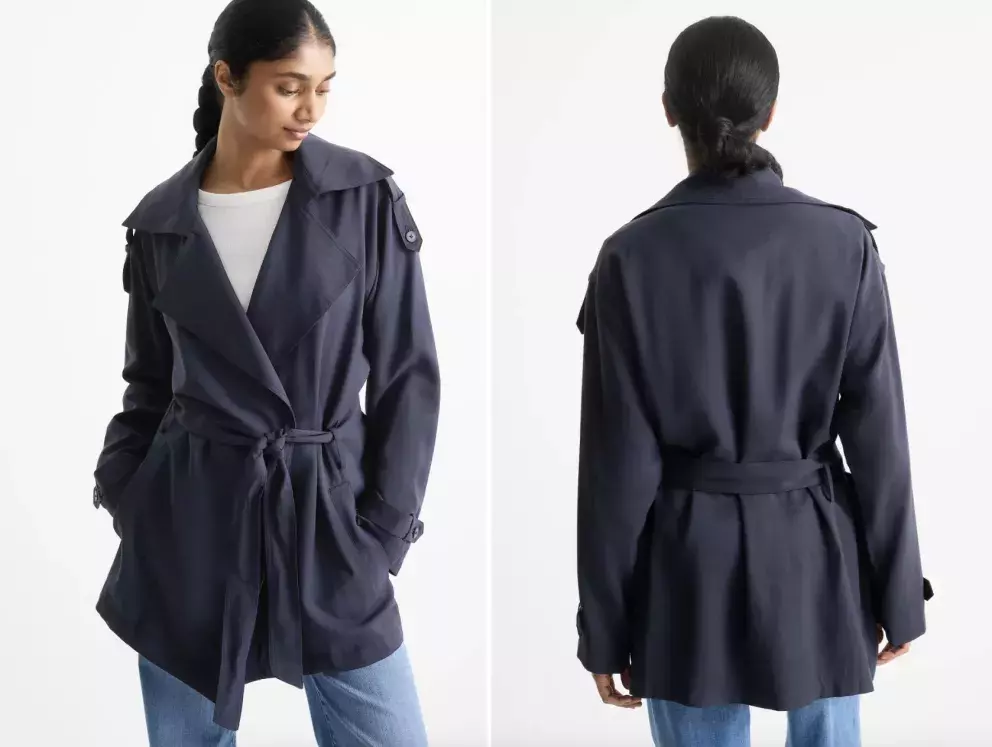 Tmavomodrý trenčkot, C&A, 998 korun