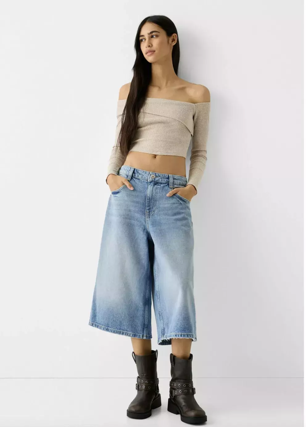 BAGGY BERMUDA - Džínové kraťasy - light blue denim, Bershka, 699 Kč