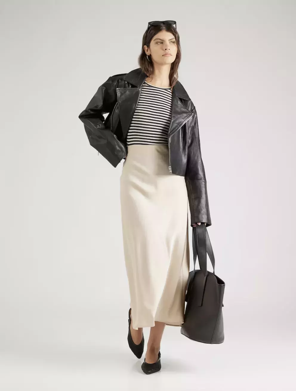 Saténová sukně Villa, About you, 899 Kč