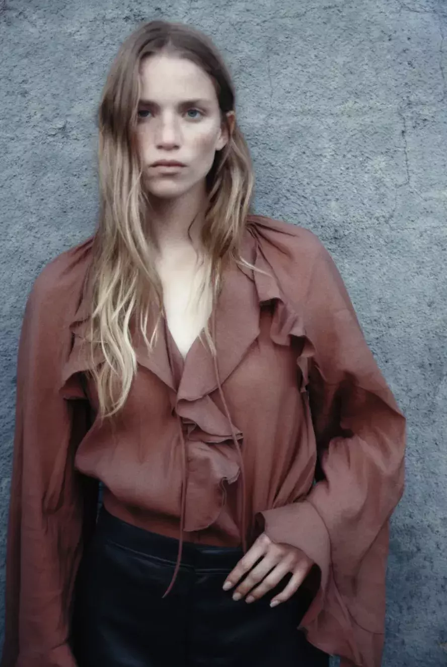 Halenka s volánky, H&M, 959 Kč