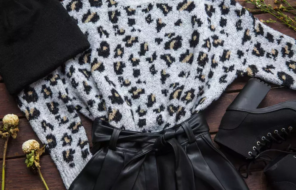 Svetry se zvířecími motivy jsou trendy