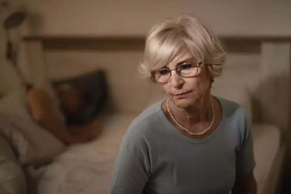 <p>Paní Tereza musí začít od začátku. Ve věku, kdy už pomýšlela na důchod. Musí se vyrovnat se situací, není to příjemné. A navíc musí zpracovat křivdu, kterou cítí.</p>
