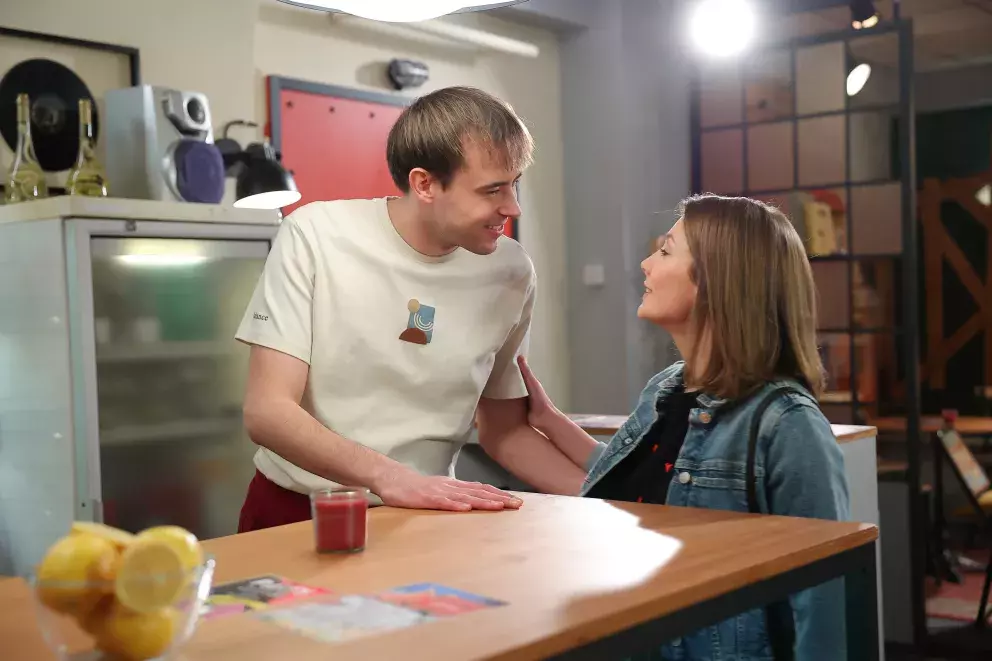 Foto 2 k článku Seriál Ulice: Hedvika se vrací, Bára čelí palbě výhrůžek a Soňa rozpoutá peklo na gymnáziu