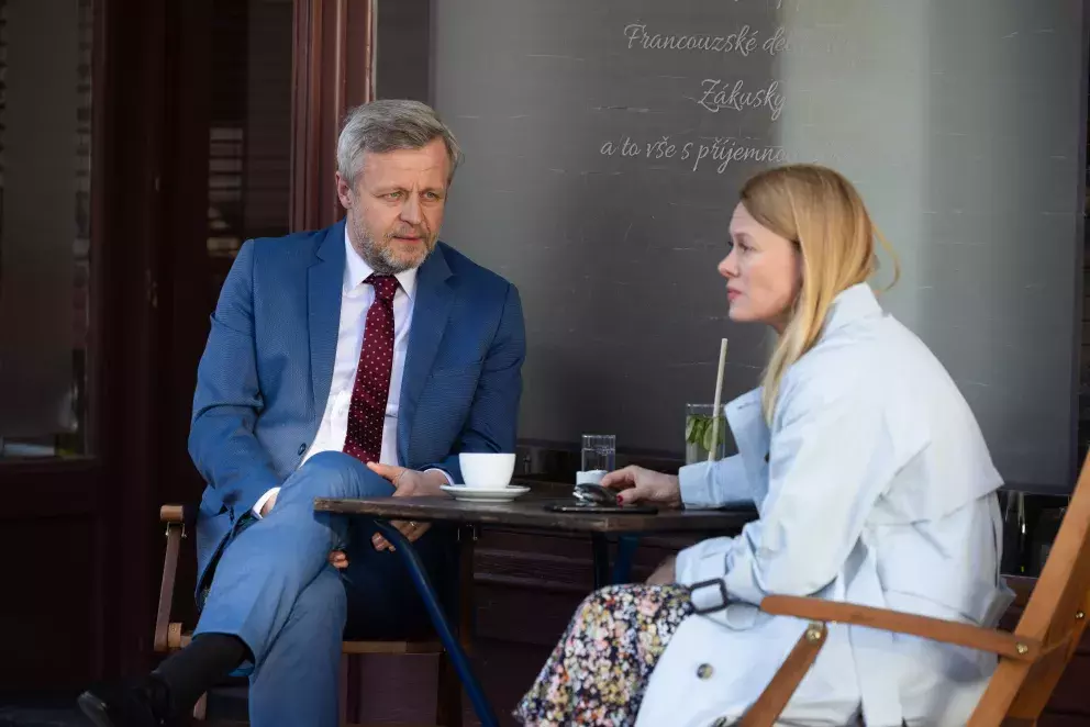 Foto 24 k článku Seriál Ulice: Hedvika se vrací, Bára čelí palbě výhrůžek a Soňa rozpoutá peklo na gymnáziu